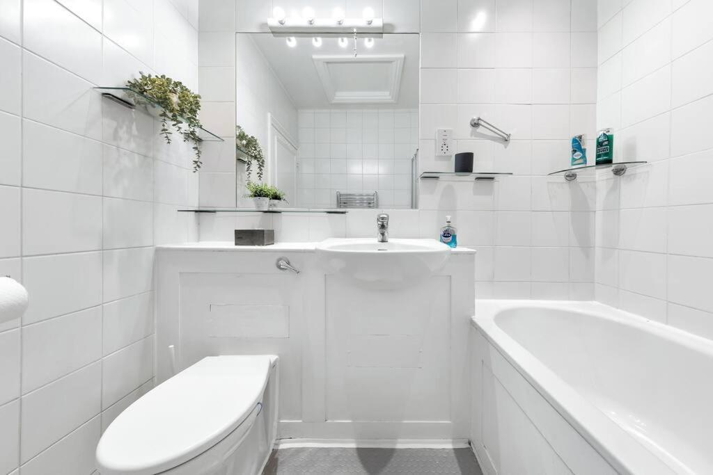 Spacious Sleep 11 With Terrace In Earls Court Ec99 Londres Extérieur photo