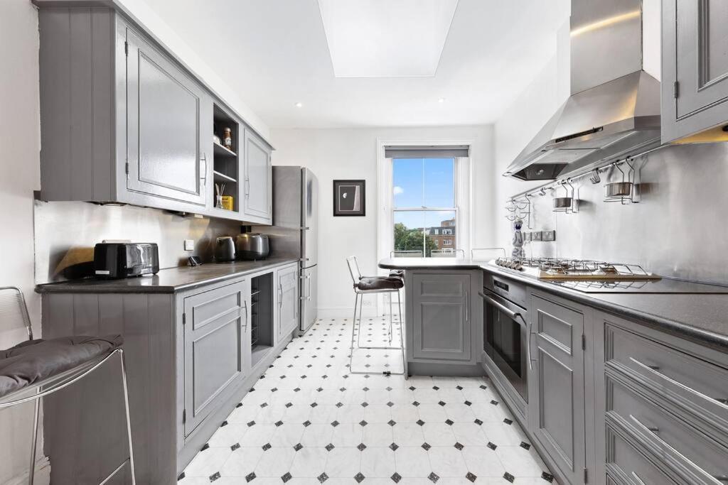 Spacious Sleep 11 With Terrace In Earls Court Ec99 Londres Extérieur photo