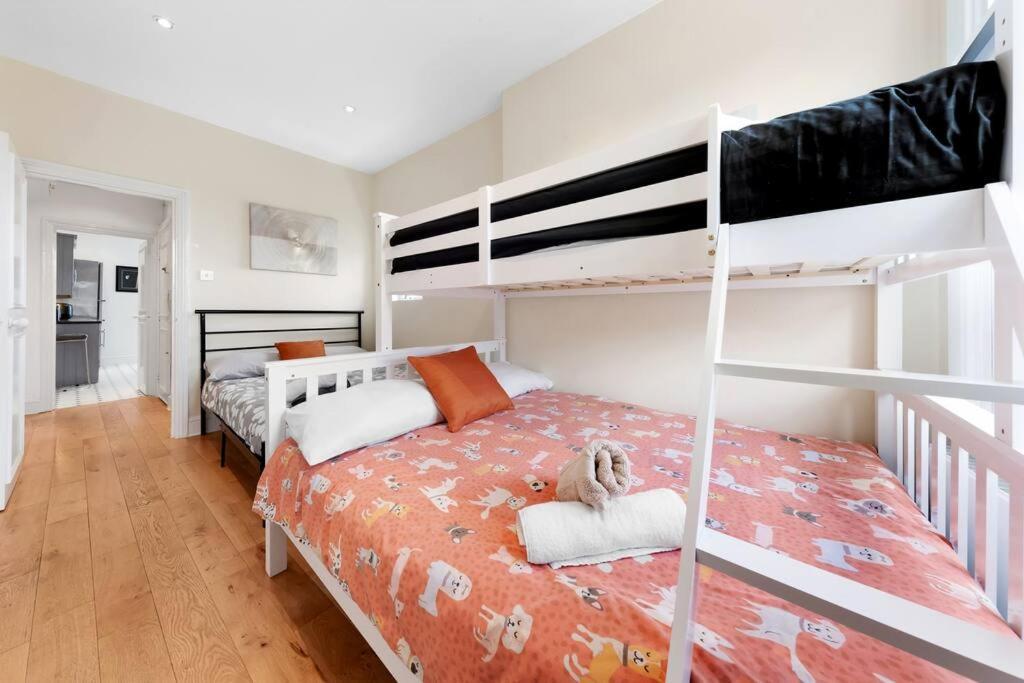Spacious Sleep 11 With Terrace In Earls Court Ec99 Londres Extérieur photo