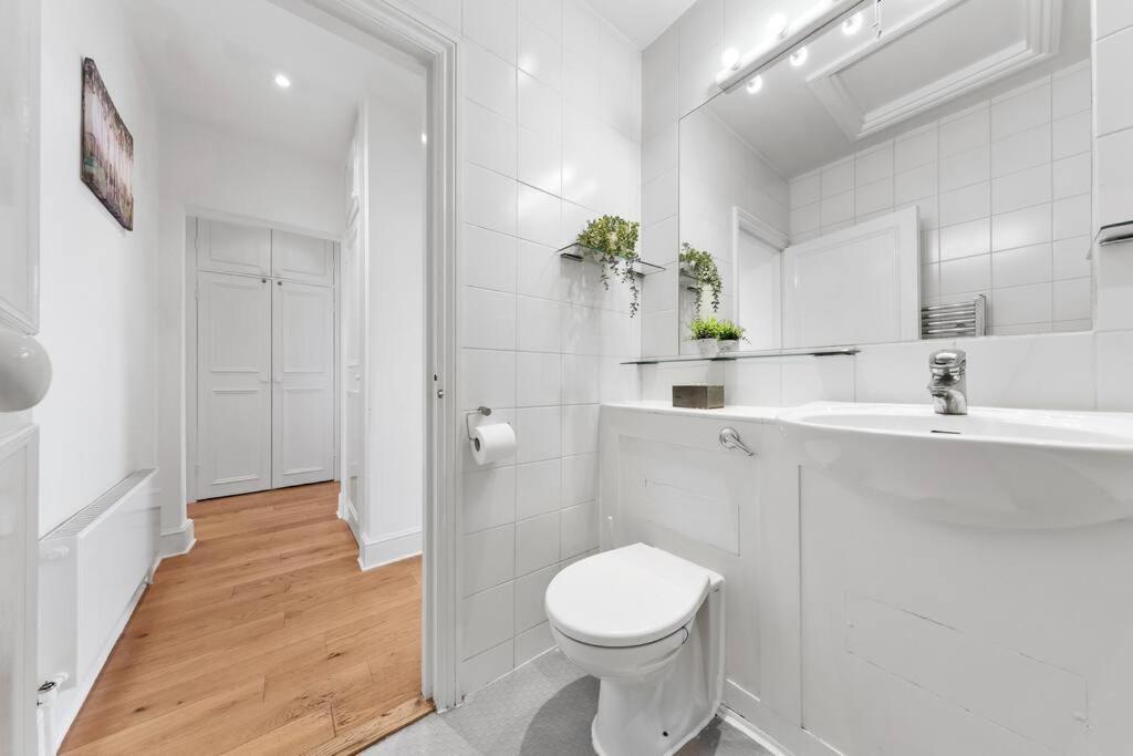 Spacious Sleep 11 With Terrace In Earls Court Ec99 Londres Extérieur photo